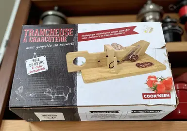 Trancheuse à charcuterie neuve