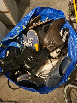 lot chaussures homme, femme, enfant divers tailles