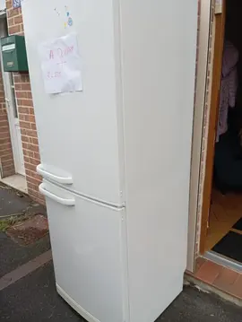 réfrigérateur et lits