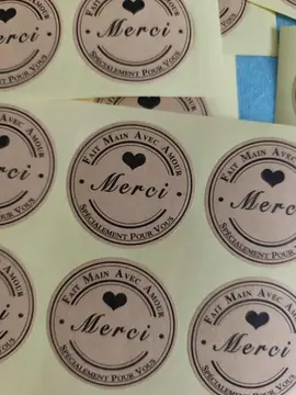 9 planches d'autocollant "Merci fait mains avec amour"