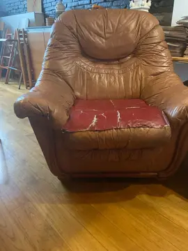 2 fauteuils en cuir
