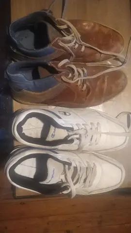 paire de chaussure 43