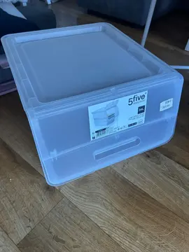 grande boîte en plastique solide