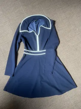 robe bleu marine patineuse