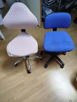 2 chaises de bureau