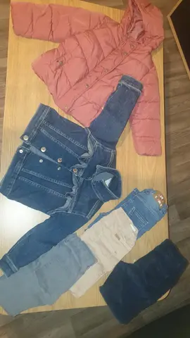 lot 2 manteau et 4 pantalon T/2-3 ans