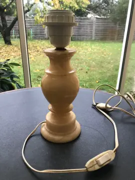 pied de lampe en albâtre