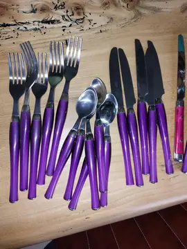 Couverts violet