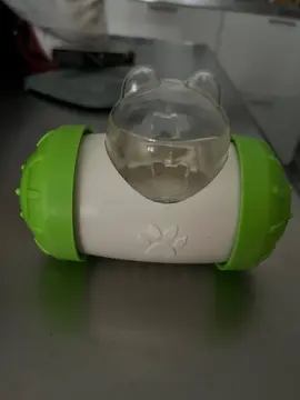 Distributeur à friandises et jouet pour chats/chiens