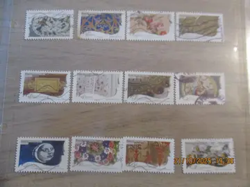 Série 12 timbres oblitérés "Objets d'art"