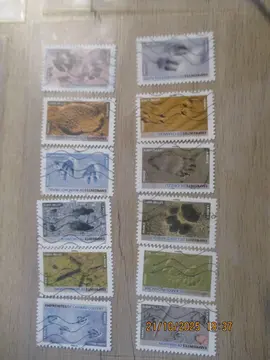 Série 12 timbres oblitérés France "Empreintes d'animaux"