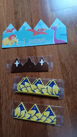4 couronnes des rois en cartons neuves