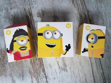 3 figurines Minions en papier