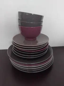 Donne assiettes et bols