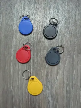 5 badges universels