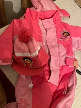 combinaison de ski dora avec le bonnet