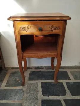 Table de nuit, chevet