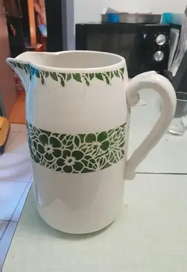 Récipient vintage pour la toilette