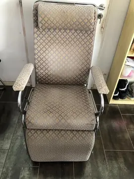 fauteuil transat qui s'allonge grace a une poignée