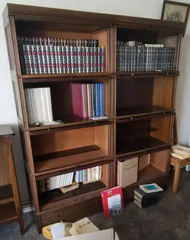 2 bibliothèques mises côte à côte ou séparées
