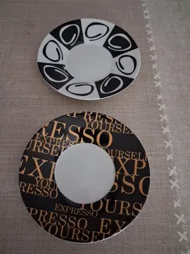 lit de 2 assiettes sous tasses