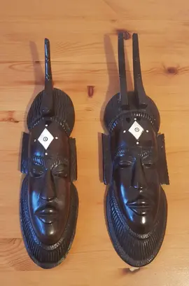 Masques muraux africains