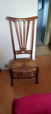 Chaise basse prie-dieu