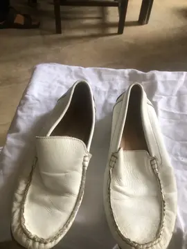 je donne des chaussures homme pointure 40 en bon état
