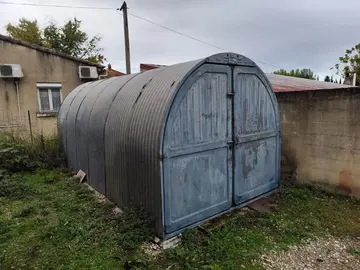 Hangar en tôle ondulée galvanisée