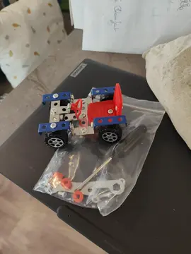 petite voiture à monter démonter