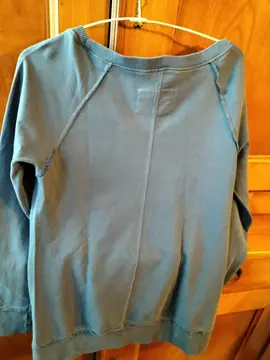 sweat taille 36/38 Bleu petite couture emmanchure