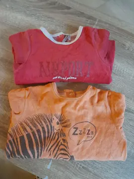 deux pyjamas T 23 mois