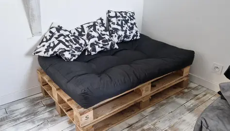 canapé d'appoint sur palettes