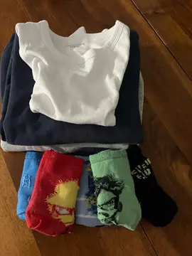 vêtements 6 / 8 ans