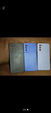 3 coques téléphone