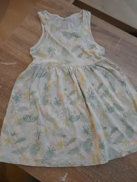 robe d'été motifs feuilles T 4 ans