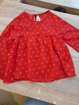 robe rouge T 3 -4 ans