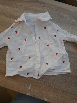 chemisier petits cœurs T 4 ans