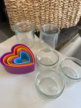 pot yaourt verre et emporte pièces coeur