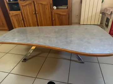 grande table basse gris clair