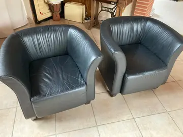 2 fauteuils club cuir noir