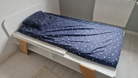 Lit 90x190 avec étagère 15cm