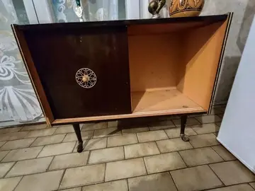 Petit meuble vintage manque une porte