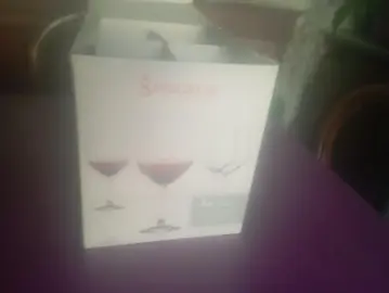 service de verres à vin
