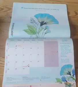 2026 calendrier mural thème fleurs