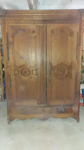 donne armoire ancienne