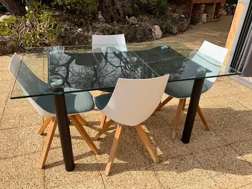 TABLE EN VERRE