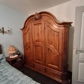 Armoire ancienne en bois macif