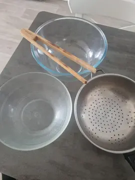 lot cuisine, 2 saladier, 1 passoire