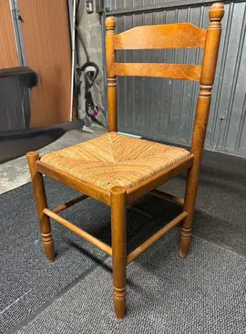 4 chaises de cuisine en bois
